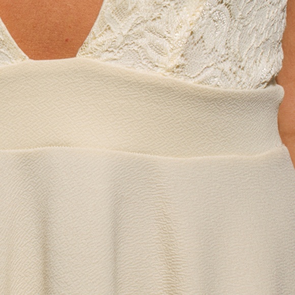 SLEEVELESS HALTER KEYHOLE CUT OUT PARTY MINI DRESS - Picture 5 of 5